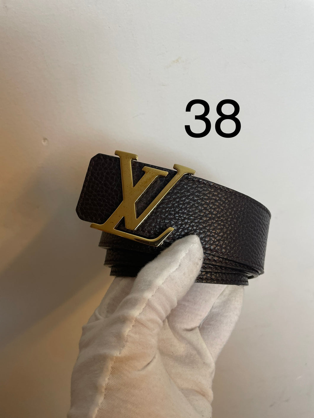 Louis Vuitton taurillon leather reversible initials belt gold buckle sz 38 (fits 32-36)