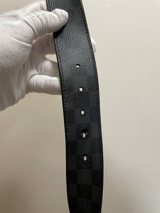 Louis Vuitton damier graphite initials belt sz 38 (fits 32-36)