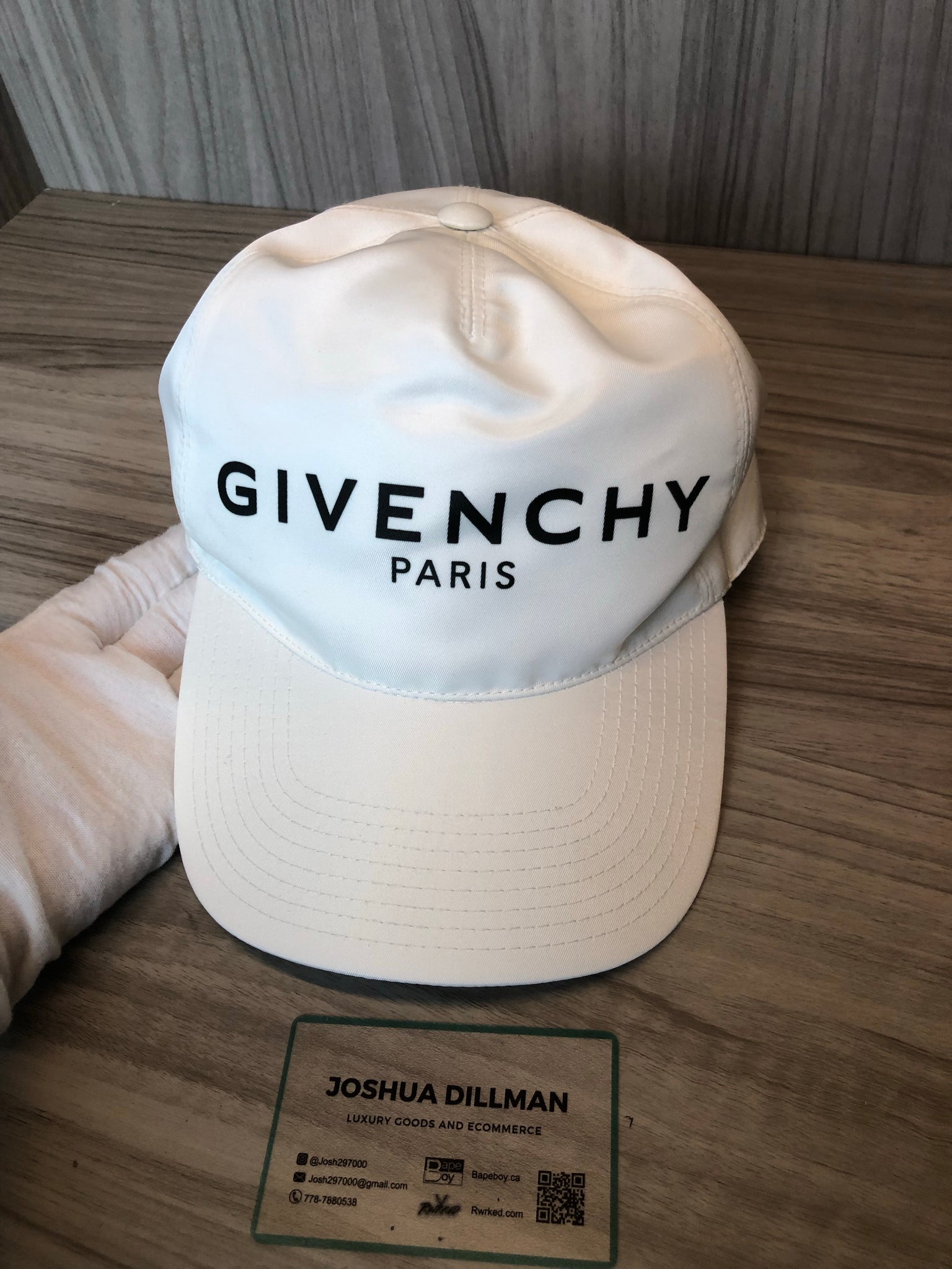 Givenchy hat – Ventura